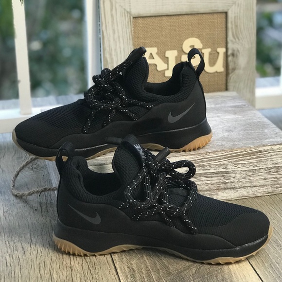 NWT Nike City Loop Woman’s Shoes Black - Picture 5 of 8